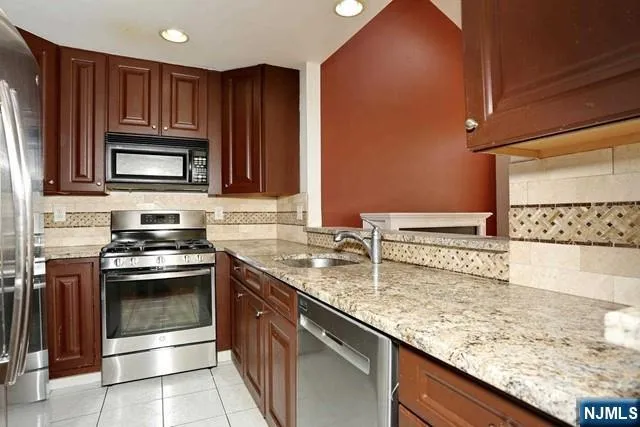 261 Riverwalk Way Q174 Clifton, NJ 07014