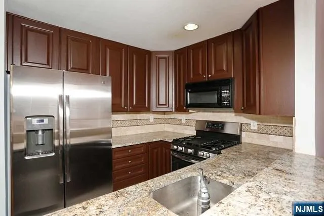 261 Riverwalk Way Q174 Clifton, NJ 07014