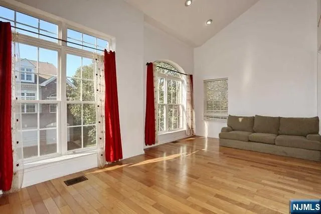 261 Riverwalk Way Q174 Clifton, NJ 07014