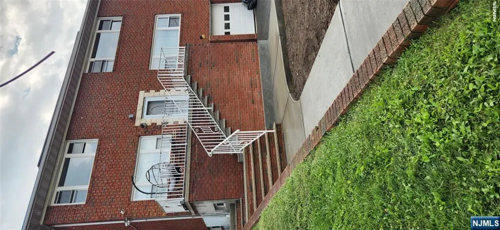 224 11th Street 2 Palisades Park, NJ 07650