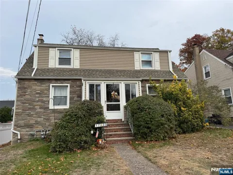 17-35 11th Street 2