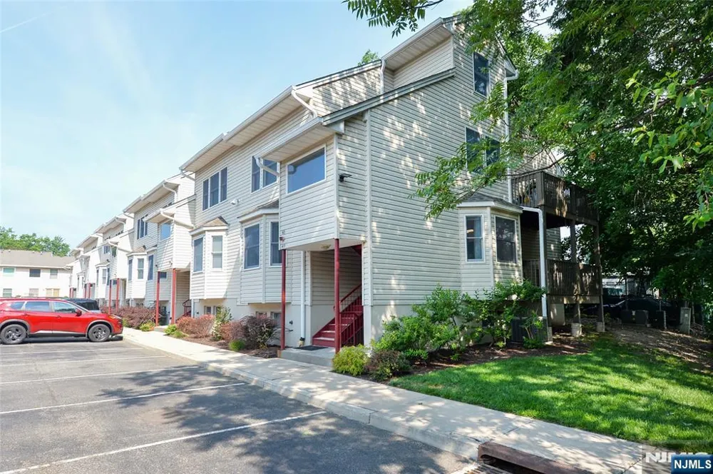 45 Royal Avenue 49 Hawthorne, NJ 07506
