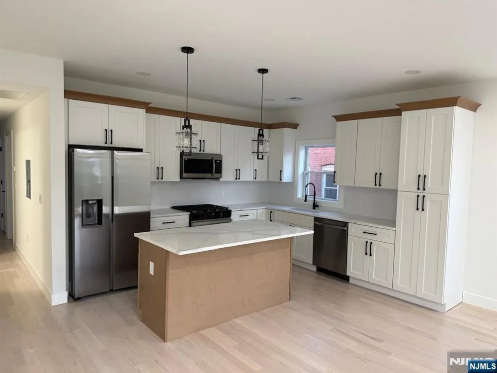 524 15th Street Newark, NJ 07103