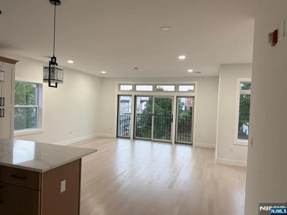 524 15th Street Newark, NJ 07103
