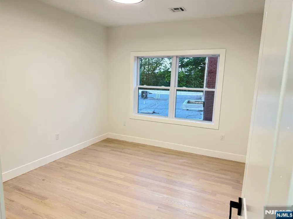 524 15th Street Newark, NJ 07103