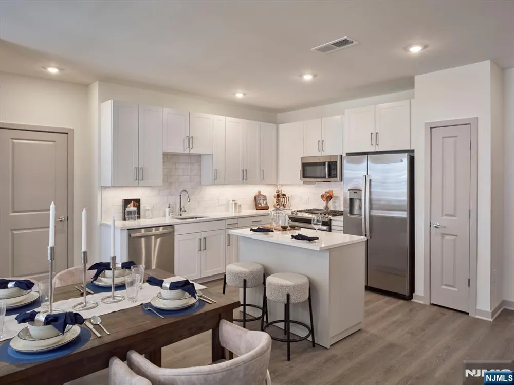 100 Eisenhower Parkway C1 Livingston, NJ 07039