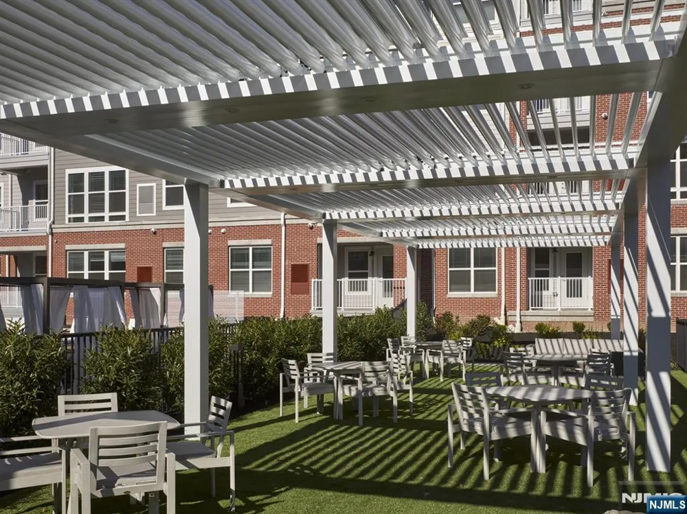 100 Eisenhower Parkway C1 Livingston, NJ 07039