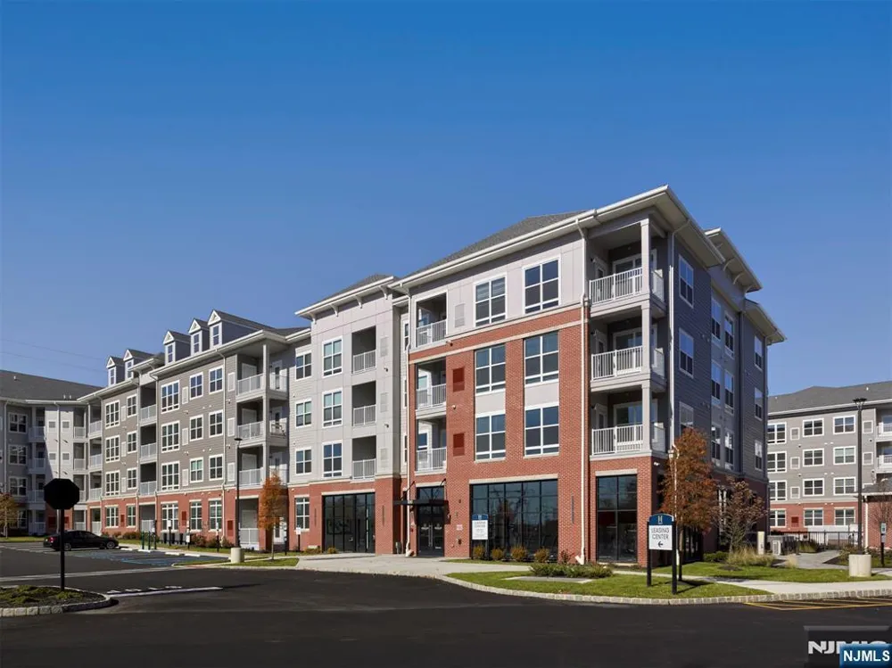 100 Eisenhower Parkway C1 Livingston, NJ 07039