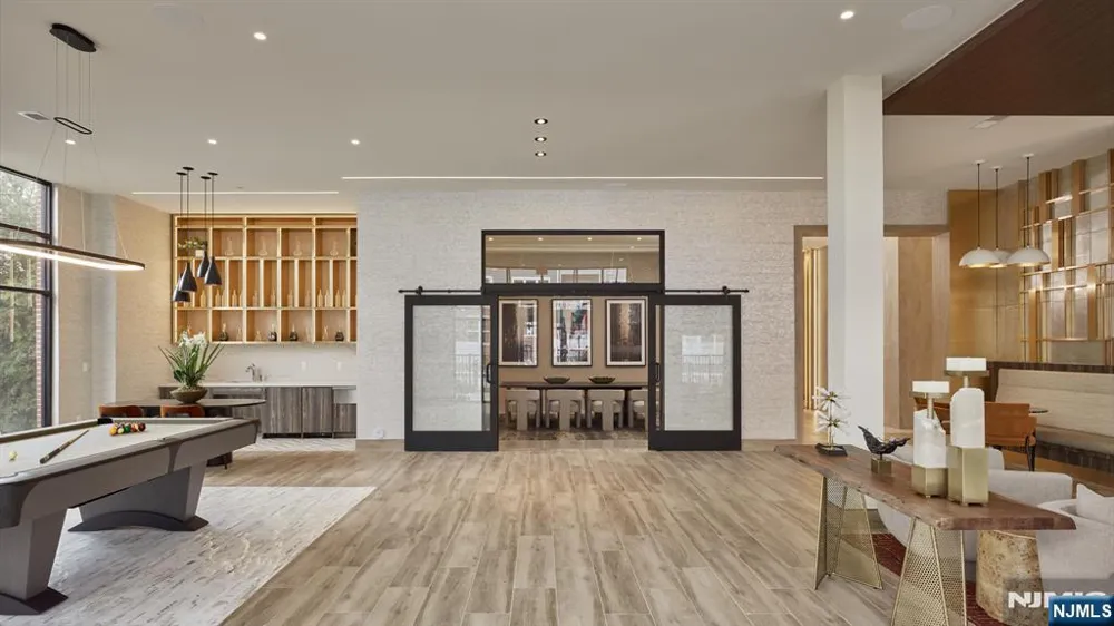 100 Eisenhower Parkway C1 Livingston, NJ 07039