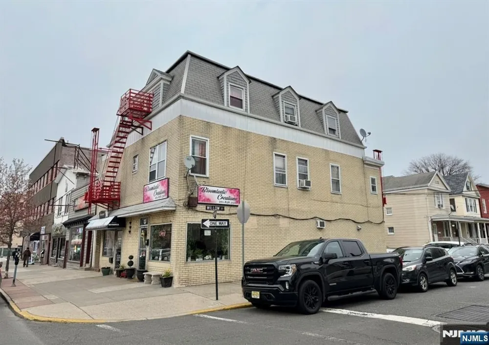 718 Broadway APT5 Bayonne, NJ 07002