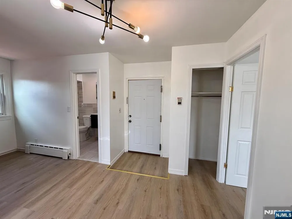 718 Broadway APT5 Bayonne, NJ 07002