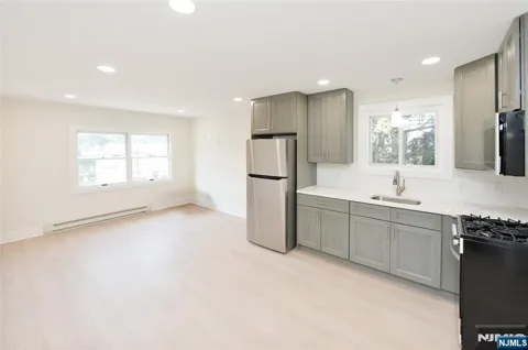 255 Rea Avenue 6