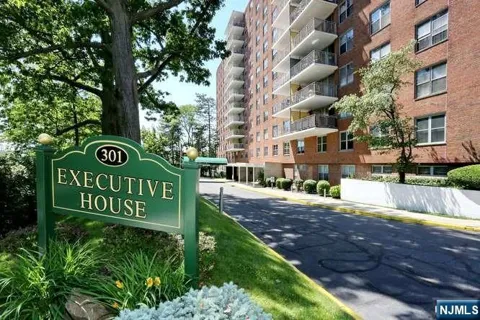 301 Beech Street 12A