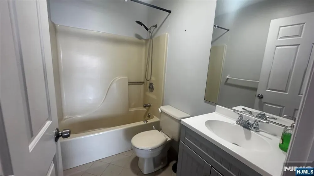 105 State Street 3E Hackensack, NJ 07601