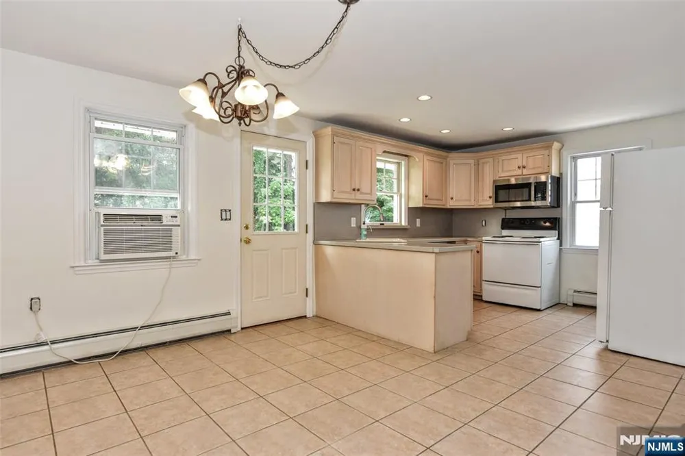 101 Madison Avenue 1st Floor Midland Park, NJ 07432