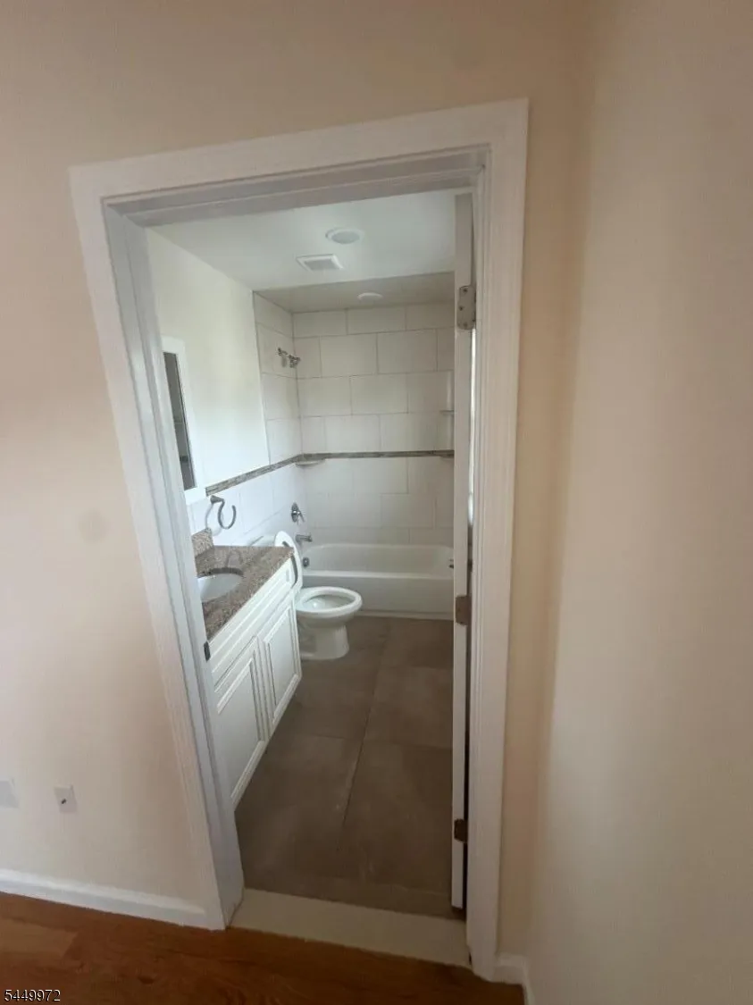 182 Wainwright St Newark City, NJ 07112