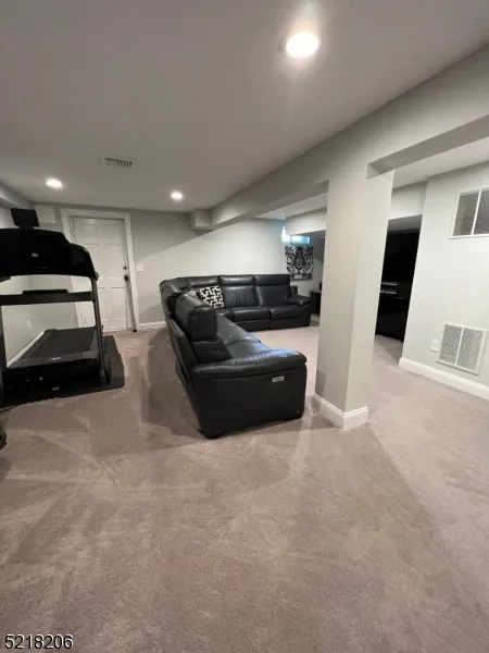 206 Patriots Rd Parsippany-Troy Hills, NJ 07950