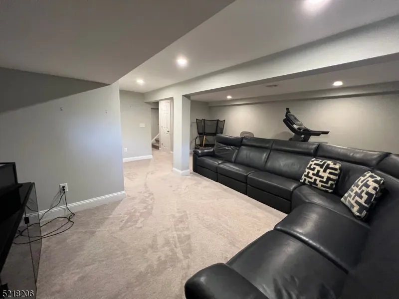 206 Patriots Rd Parsippany-Troy Hills, NJ 07950