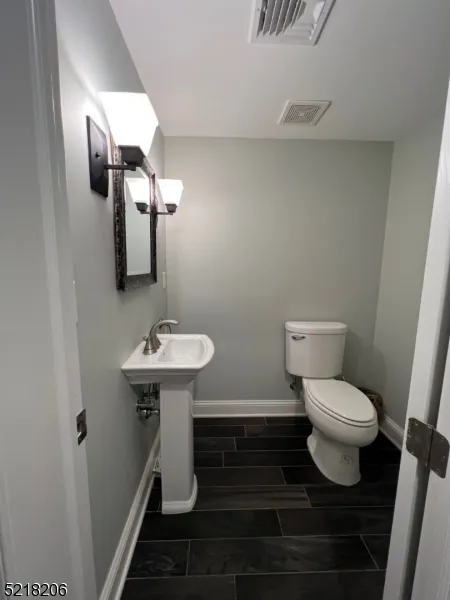 206 Patriots Rd Parsippany-Troy Hills, NJ 07950