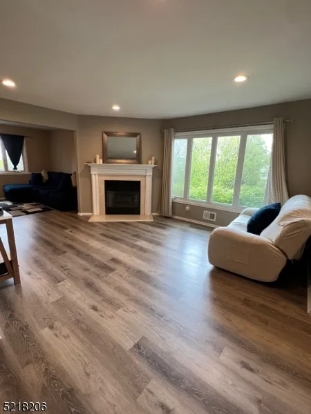 206 Patriots Rd Parsippany-Troy Hills, NJ 07950