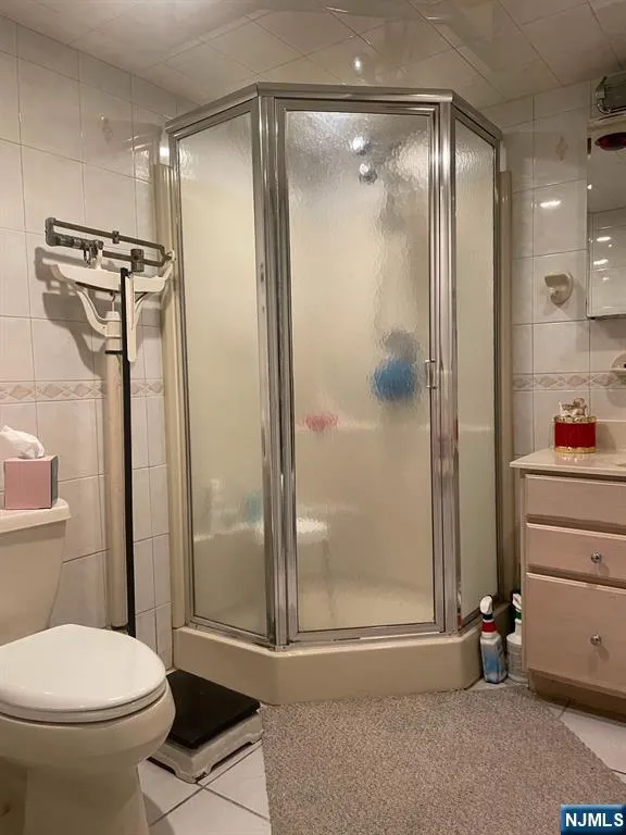 128 Joanne Terrace Garfield, NJ 07026