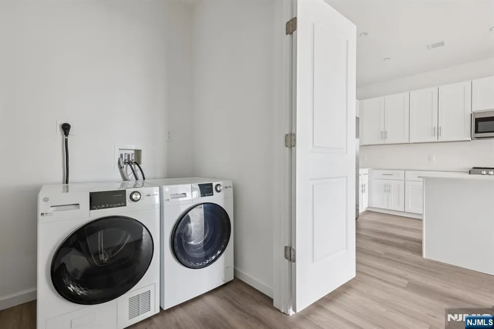 2 Executive Drive 807 Fort Lee, NJ 07024