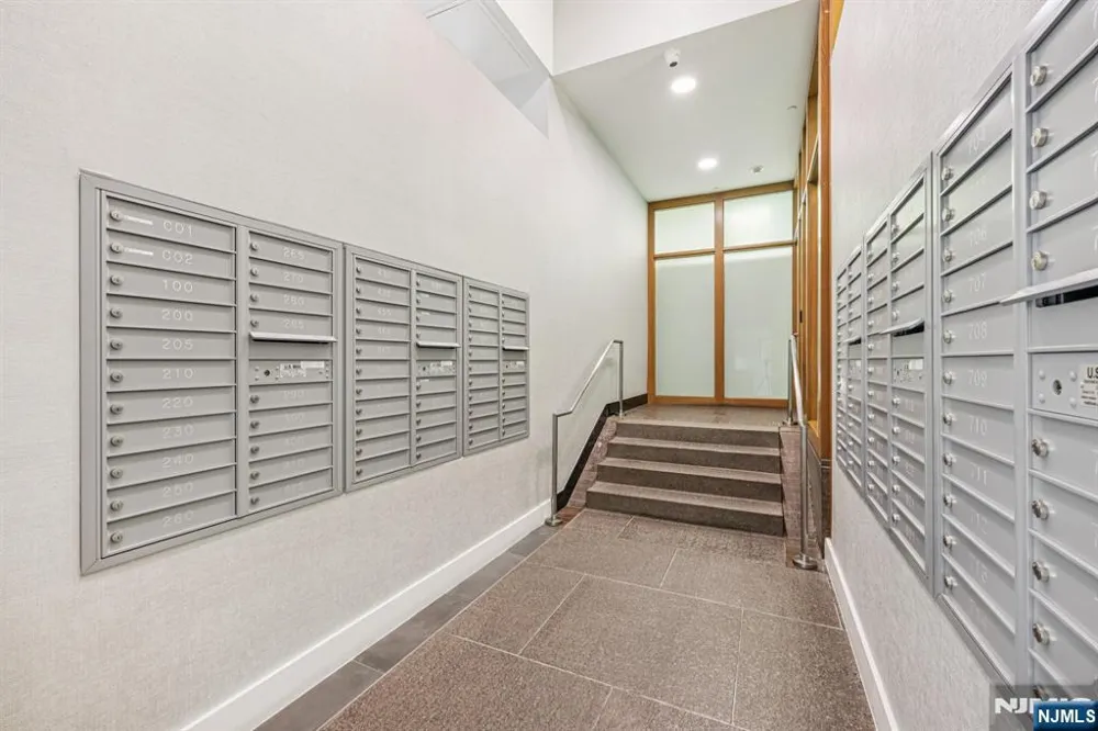 2 Executive Drive 807 Fort Lee, NJ 07024