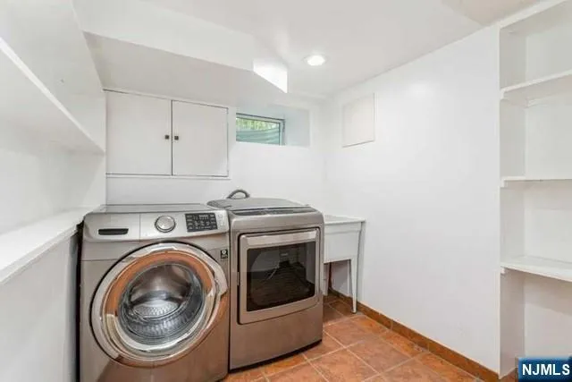 62 Buff Road Tenafly, NJ 07670
