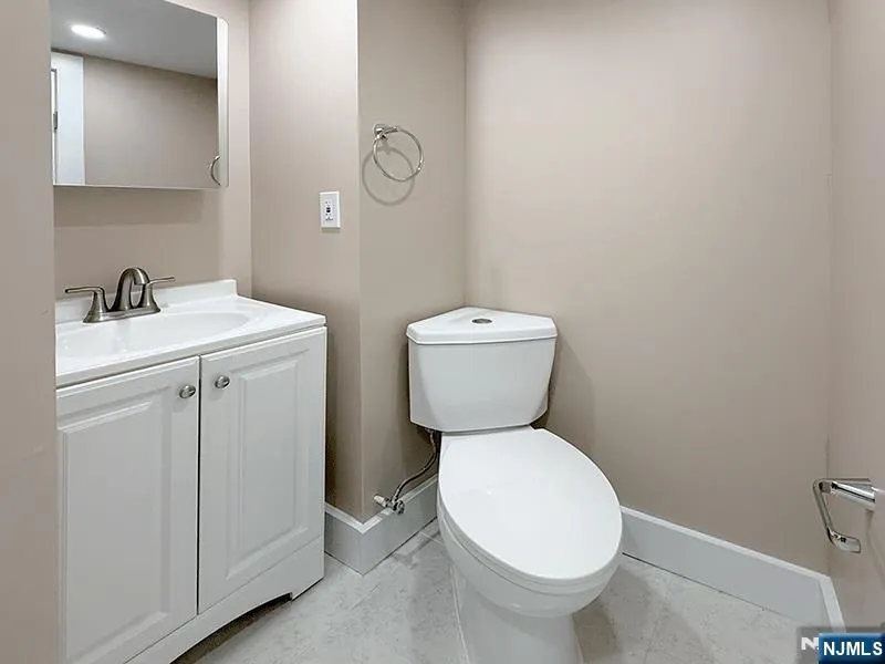 41 Tyson Place 1 Bergenfield, NJ 07621