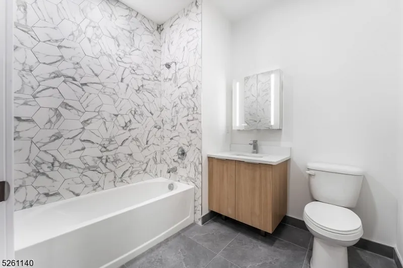 25 Freeway Dr #508 Unit 508 East Orange City, NJ 07018