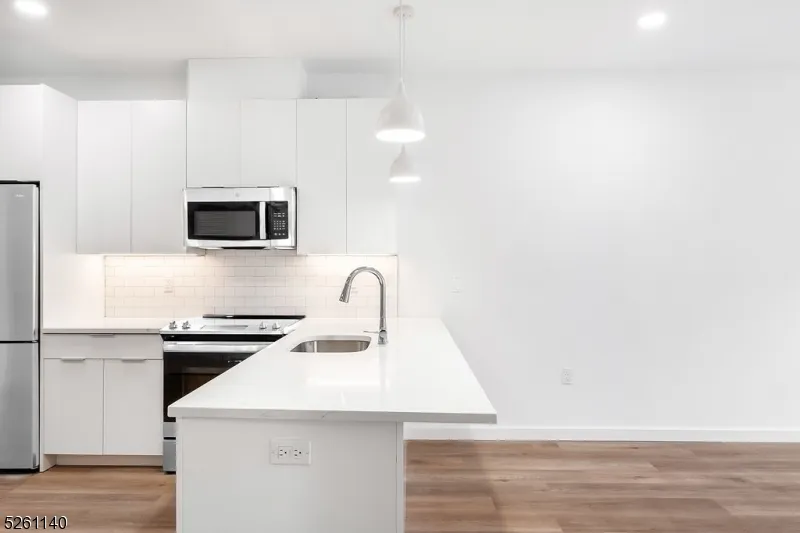 25 Freeway Dr #508 Unit 508 East Orange City, NJ 07018