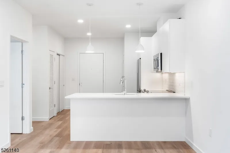 25 Freeway Dr #508 Unit 508 East Orange City, NJ 07018