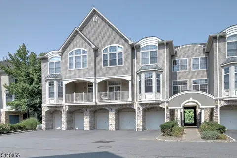 408 Kensington Ln