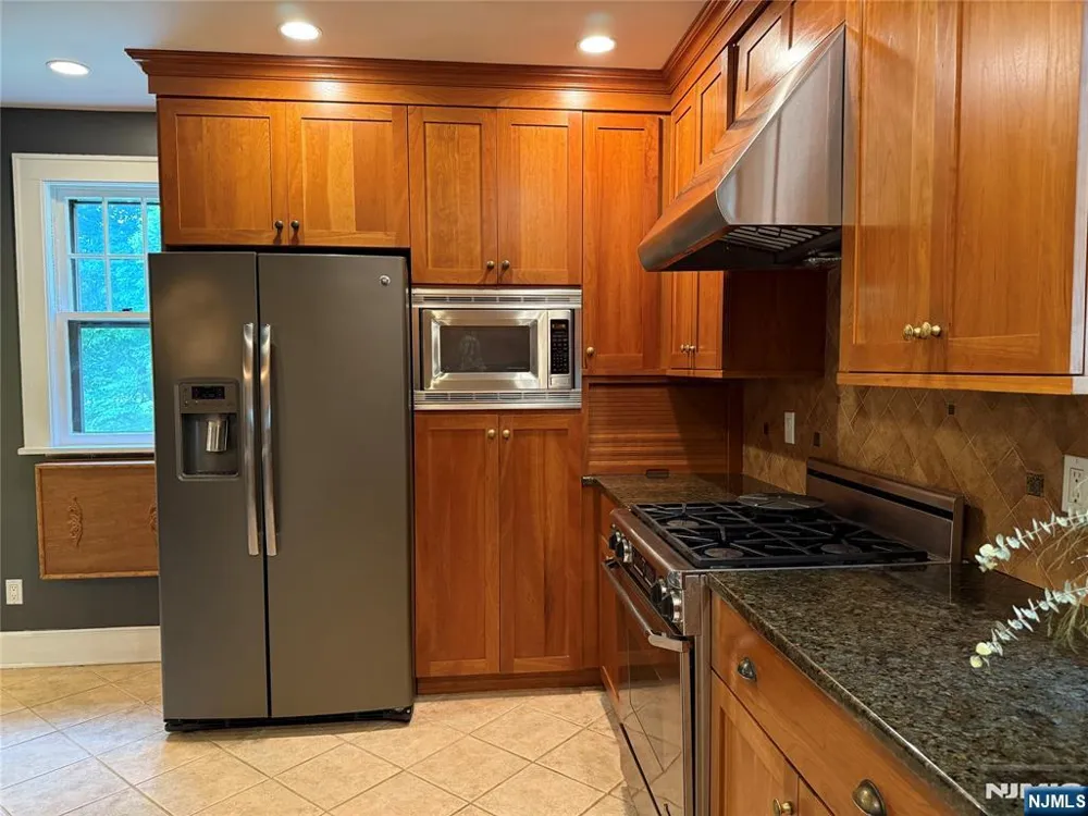 37 Columbus Avenue Harrington Park, NJ 07640