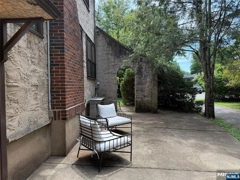 37 Columbus Avenue Harrington Park, NJ 07640