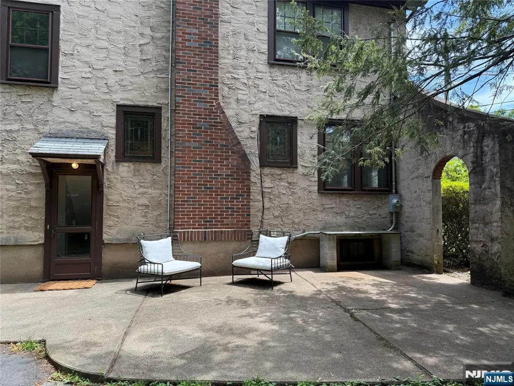 37 Columbus Avenue Harrington Park, NJ 07640