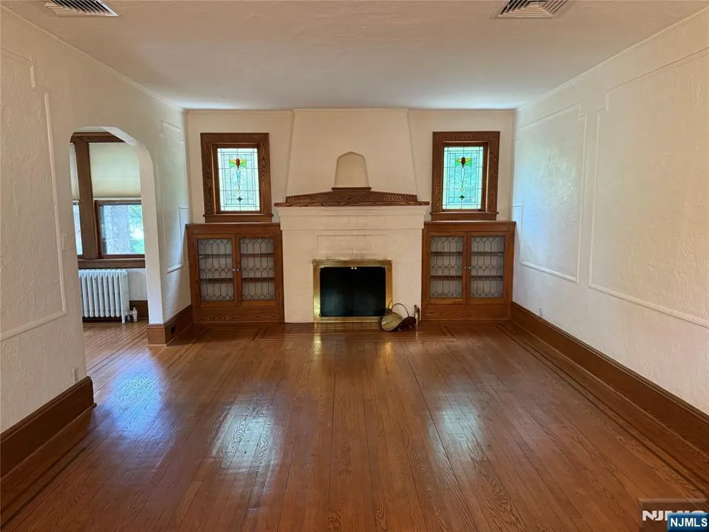 37 Columbus Avenue Harrington Park, NJ 07640