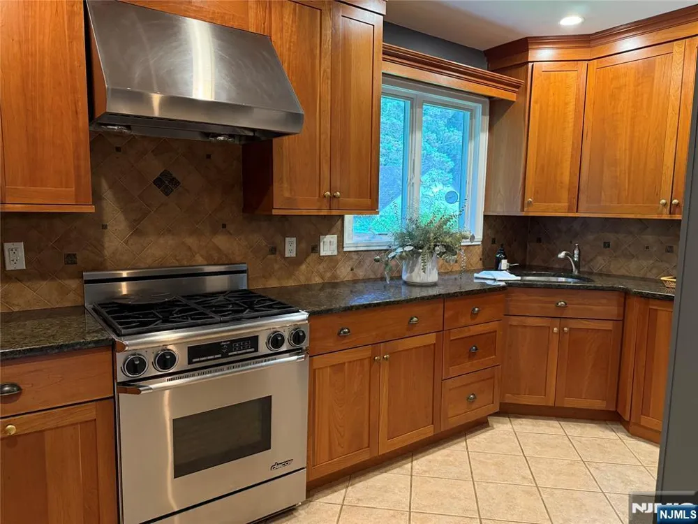 37 Columbus Avenue Harrington Park, NJ 07640