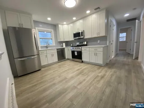 637 6th Street 2