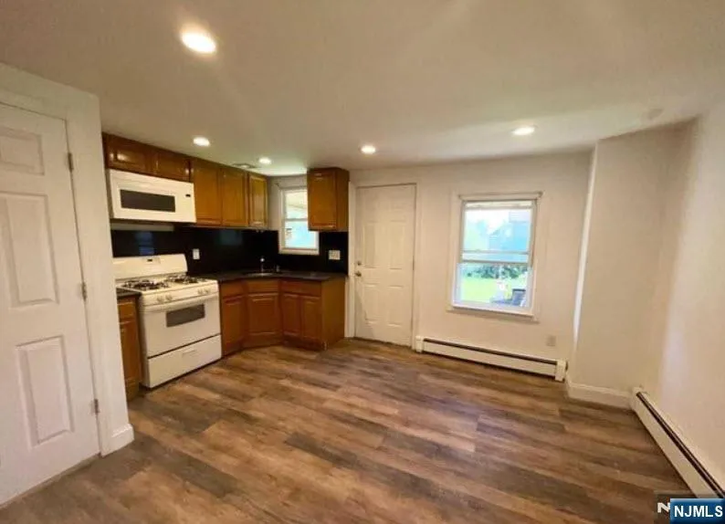69 Feronia Way A Rutherford, NJ 07070
