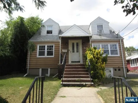 377 Westminster Place 2nd Floor