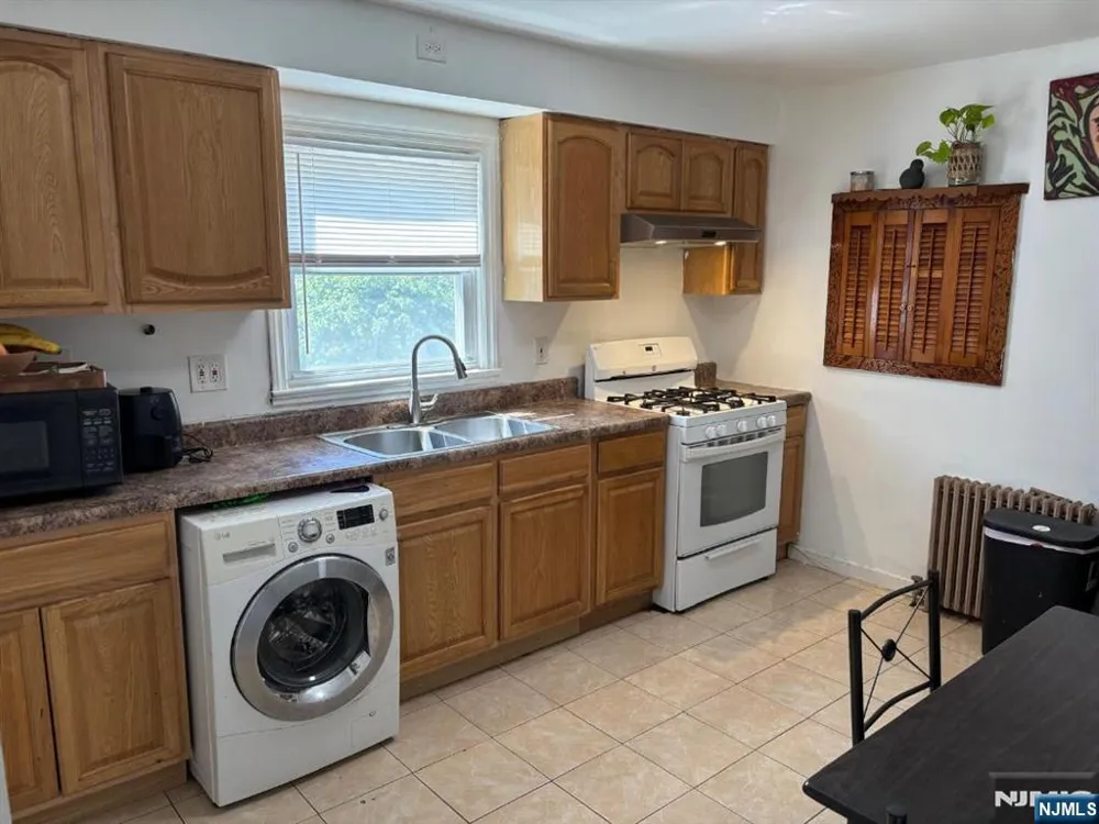 377 Westminster Place 2nd Floor Lodi, NJ 07644