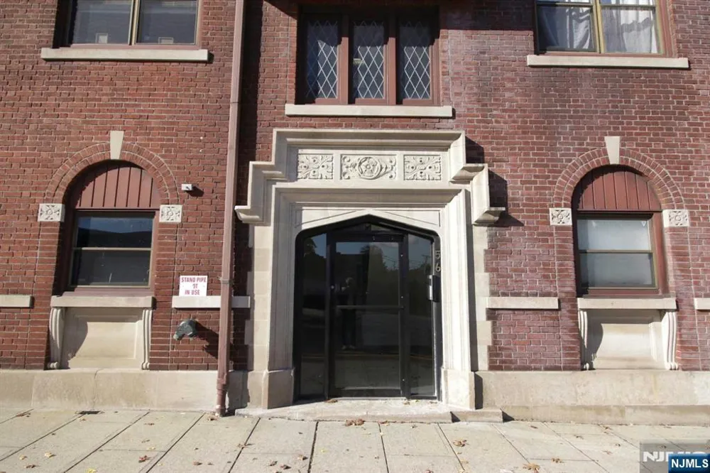 54-56 Oak Street 3 Ridgewood, NJ 07450