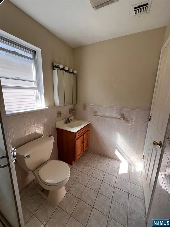 19 Halleck Street Newark, NJ 07104