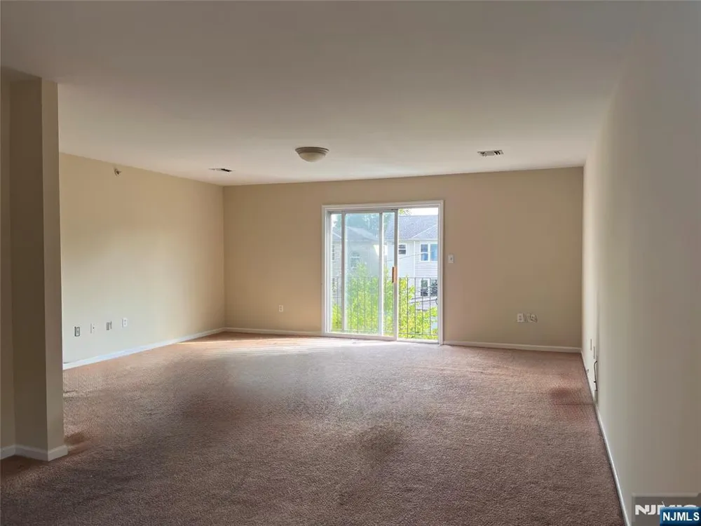 19 Halleck Street Newark, NJ 07104