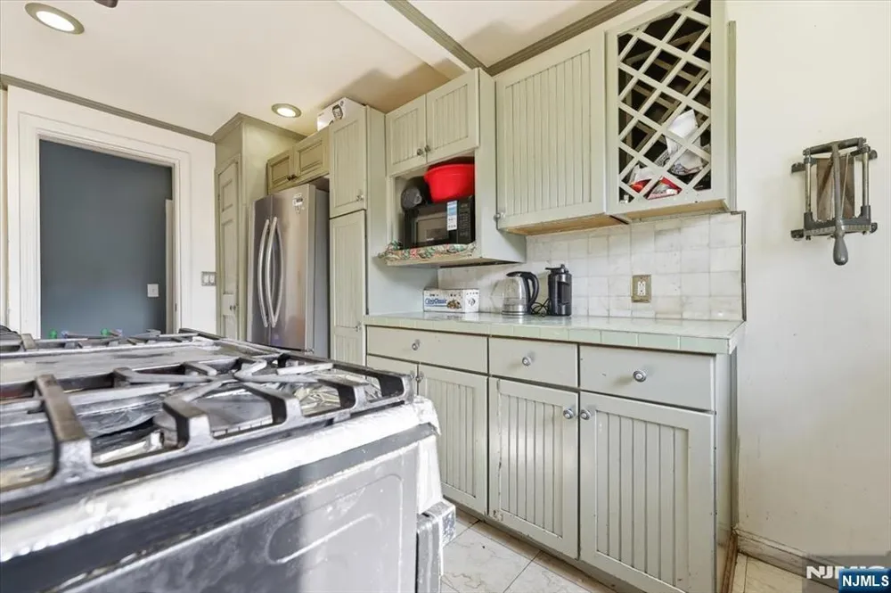 409 Tryon Avenue Englewood, NJ 07631