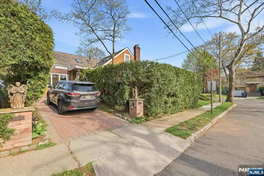 409 Tryon Avenue Englewood, NJ 07631