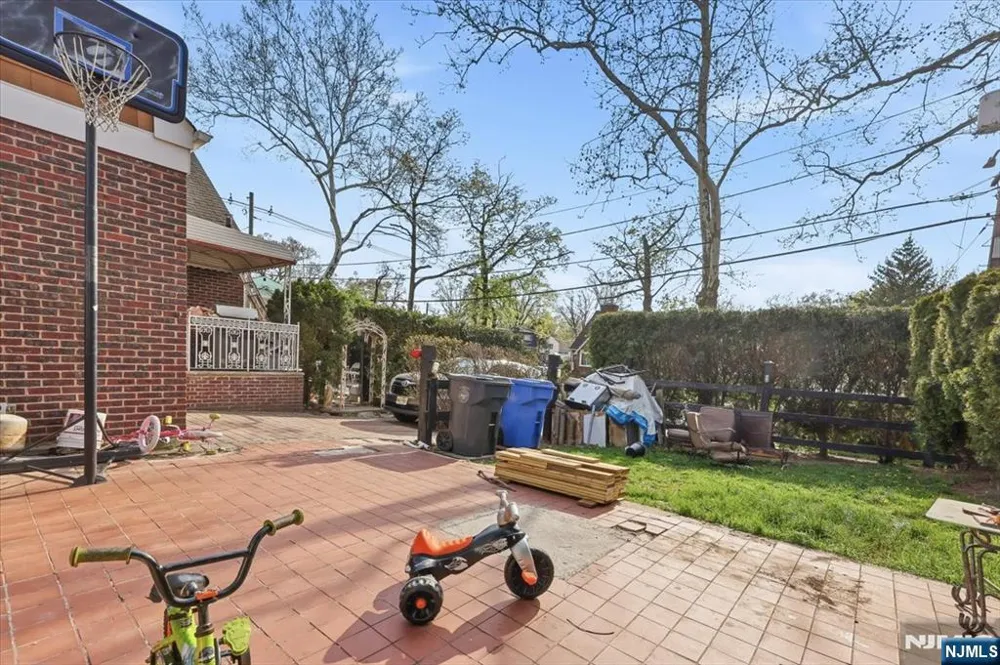 409 Tryon Avenue Englewood, NJ 07631