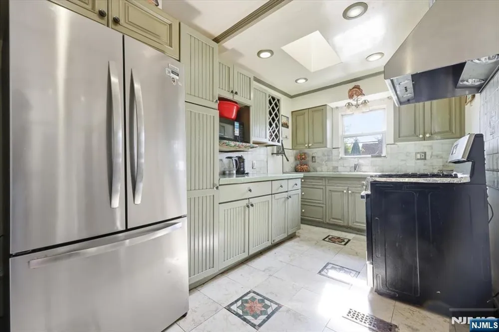 409 Tryon Avenue Englewood, NJ 07631