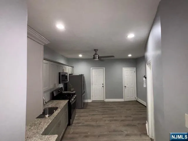 17 Cedar Street 3rd Floor Newark, NJ 07106